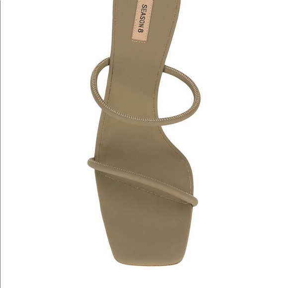 Yeezy Cobblestone Sandals - Picture 2 of 5